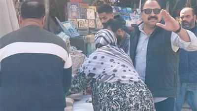 بعد تسببها بغلق الشارع لسنوات.. رئيس حي بولاق الدكرور يزيل إشغالات فرنسا أشهر بائعة بفيصل| صور