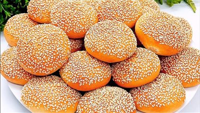 إزاي تعملي قرص بالسمسم والسكر لأولادك ؟.. اعرفي سر المخابز وثبات السمسم