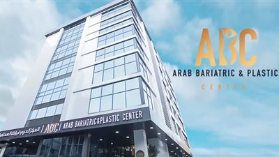 أموال غير مستحقة واستخدام خامات لا تصلح للجراحة.. والد طفل مريض يشكو مستشفى ABC بسبب سوء الإدارة ومحاولة التدليس 