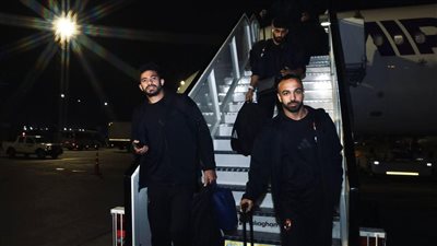  الأهلي يصل إلى القاهرة بعد التعادل أمام صن داونز في دوري الأبطال