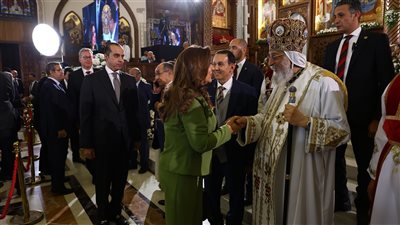 وزيرة التنمية المحلية تشارك في قداس عيد القيامة المجيد بالكاتدرائية المرقسية 