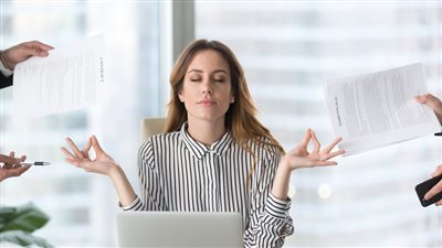 علم الأعصاب يُحذر: كبت المشاعر قد يُعرضك لأمراض خطيرة جسديًا ونفسيًا