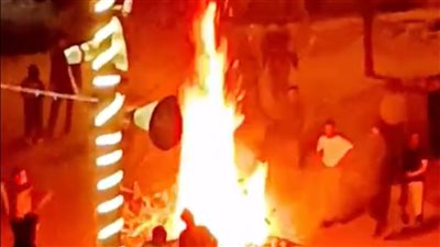 شباب يشعلون النيران في “اللنبي” بالإسماعيلية تزامنًا مع احتفالات شم النسيم.. والأمن يتدخل