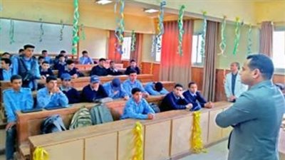 الداخلية تعقد لقاءات مع طلبة المدارس والجامعات للتوعية بمخاطر المخدرات| صور