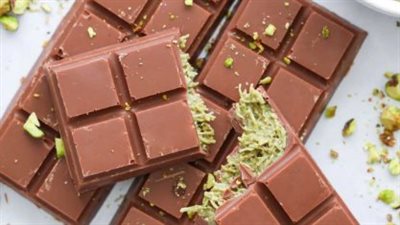 بعد انتشارها الواسع.. شوكولاتة دبي تسبب أزمة عالمية في إمدادات الفستق