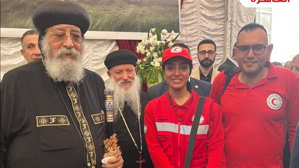 البابا تواضروس ومتطوعي