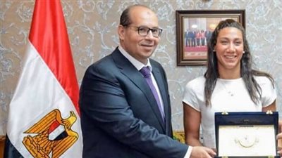 اتحاد السباحة يوافق على ترشح فريدة عثمان للجنة اللاعبين باللجنة الأولمبية المصرية