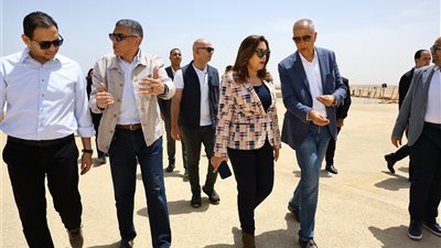 بحضور مستشاري الرئيس.. وزيرة التنمية المحلية ومحافظ الجيزة يتابعان التشغيل التجريبي لأعمال تطوير المنطقة الأثرية بالأهرامات
