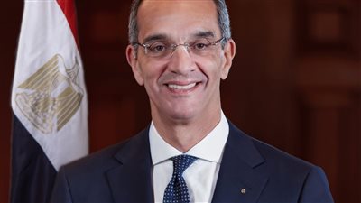 وزير الاتصالات يعتزم عقد اجتماعات مع مسؤولين حكوميين وبنوك وشركات عالمية بالإمارات