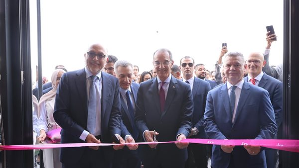 خلال الافتتاح