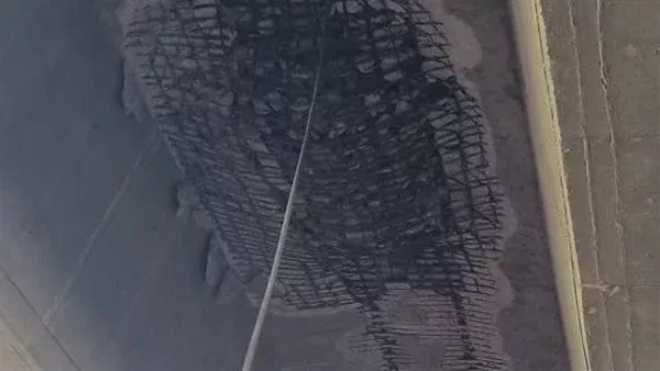 جانب من تصدعات وتآكل