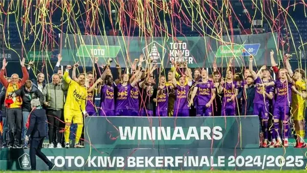 فريق جو أهيد إيجلز