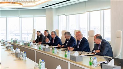 اقتصادية قناة السويس: نحرص على تعميق التعاون وتبادل الخبرات مع مجموعة موانئ أبوظبي 