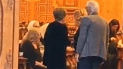 أحمد حلمي وعمرو الليثي يقدمان واجب العزاء في زوج الإعلامية سناء منصور