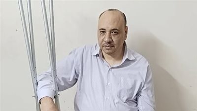 وقع وهو بيتوضى.. أخصائي اجتماعي بالمنيا يستغيث بعد إصابته بكسر في الفخذ: محتاج عملية تركيب مفصل| بث مباشر 