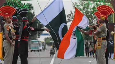 الهند وباكستان تتفقان على سحب قواتهما إلى مواقع وقت السلم