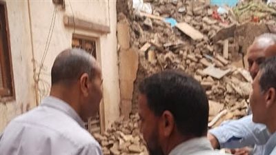 حفاظًا على الأرواح.. إزالة منزل مهدد بالانهيار في الفشن بتوجيهات المحافظ