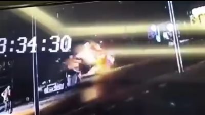 تسبب في إصابة 3 أشخاص.. ضبط سائق اصطدم بعربة وجبات سريعة في حي الزهور ببورسعيد| فيديو 