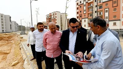 وزير الإسكان يتفقد وحدات سكن لكل المصريين بحدائق العاصمة