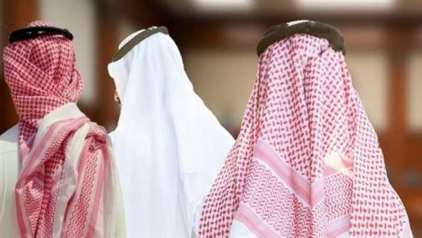 حبس 3 خليجيين لتزويرهم