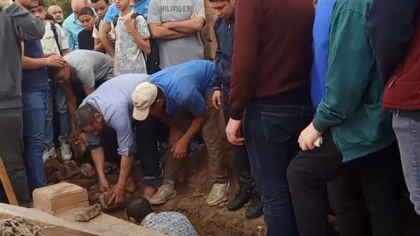 تشييع جثمان تلميذ