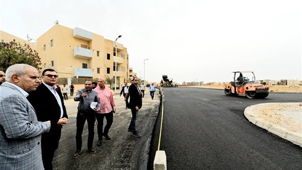 وزير الاسكان خلال