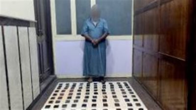 القبض على عاطل بتهمة الترويج للمخدرات على مواقع التواصل الاجتماعي