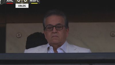 نائب رئيس الوزراء وزير الصحة يشاهد مباراة الأهلي وصن داونز من المقصورة الرئيسية