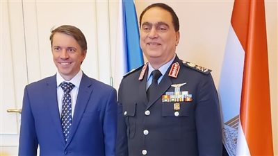 قائد القوات الجوية يلتقي عددا من مسؤولي القوات المسلحة التشيكية خلال زيارته لـ التشيك