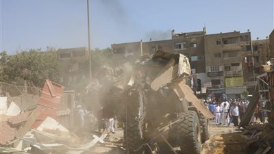 محافظ القاهرة: إزالة سوق الزلزال العشوائي بالمقطم.. ونقل الباعة إلى أسواق حضارية