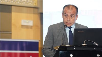 رئيس التمثيل التجاري: توجيهات بإلغاء الرسوم العشوائية واستبدالها بنسبة ضريبة صغيرة