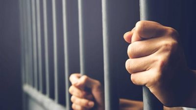 جنايات جنوب سيناء تعاقب عاملا بالسجن والغرامة بتهمة الاتجار في المخدرات برأس سدر