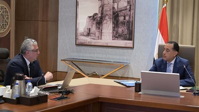 مدبولي: اقتصادية قناة السويس توفر المزيد من الفرص الواعدة للمستثمرين بفضل موقعها الاستراتيجي وتكامل بنيتها التحتية