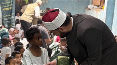 بيت الزكاة يعلن وصول حملة دعم حفظة القرآن الكريم إلى القرى الأكثر احتياجًا بأسوان