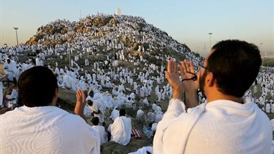 هل يجب عليّ الحج بمجرد استطاعتي أم يجوز تأجيله؟.. الإفتاء تجيب 