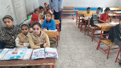 وكيل تعليم قنا: إرسال إنذارات للطلاب المتغيبين بشكل فوري ودون تهاون