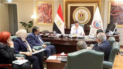وزير الصحة يوجه بحصر الأدوية ذات البدائل المحلية.. وترشيد الاستخدام لتحقيق التوازن بين العلاج والنفقات