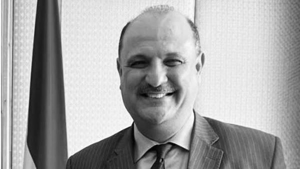  السفير الدكتور حازم