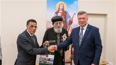 البابا تواضروس الثاني يلتقي عمدة بلدة برفينوف ببولندا | صور 