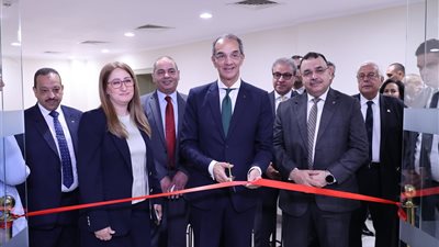 وزير الاتصالات: طوابع البريد مرآة لحضارة مصر وتاريخها