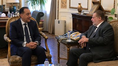 لتعزيز احتياطي النقد الأجنبي.. رئيس الوزراء يلتقي محافظ البنك المركزي لمتابعة عدد من الملفات