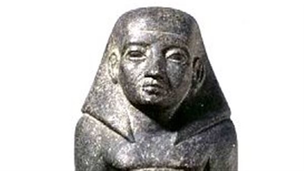 تمثال سيني عنخ