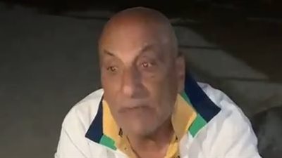 أغمي عليه.. مشجع إسماعيلاوي بعد الهزيمة أمام زد: صعبان عليا نخسر على أرضنا| بث مباشر