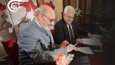 حمدين صباحي يوقّع عقد برنامجه الجديد 