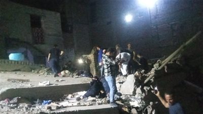 انتشال جثمان الصغيرة المفقودة أسفل أنقاض عقار أسيوط المنهار 