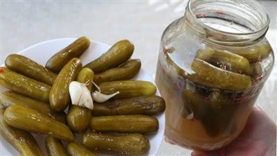 طريقة عمل مخلل الخيار بوصفة كتاب شام الأصيل.. المقادير وخطوات التحضير