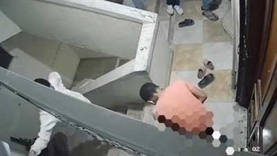 قرارات حاسمة من مديرة مدرسة بالإسكندرية ضد التلميذين صاحبي واقعة التبول أمام شقة سكنية| بث مباشر