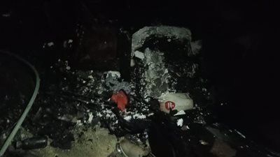 تفحم محتوياتها.. حريق يلتهم شقة سكنية بسبب ماس كهربائي في أسيوط | بث مباشر