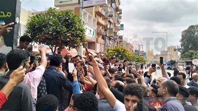 ياسين ابننا كلنا.. أهالي البحيرة يتضامنون مع الصغير من أمام المحكمة