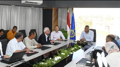 محافظ أسوان يتابع تنفيذ مشروع تعزيز الزراعة الذكية مناخيا والتنوع البيولوجي الزراعي داخل 12 قرية ونجع